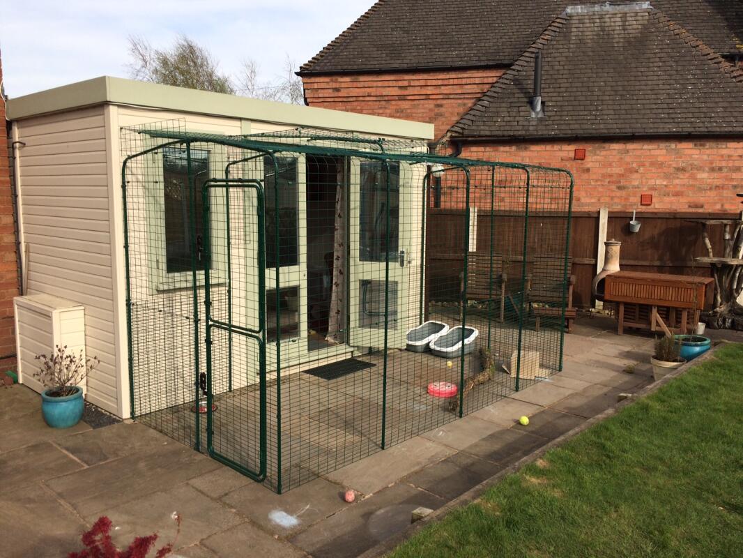 Outdoor Cat Run Outdoor Cat Runs, Indoor Cat Houses, Luxury Cat Beds