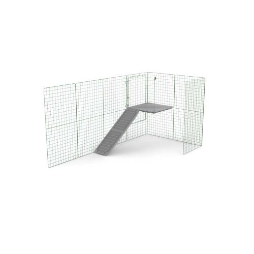 Plastic platform for rabbit run