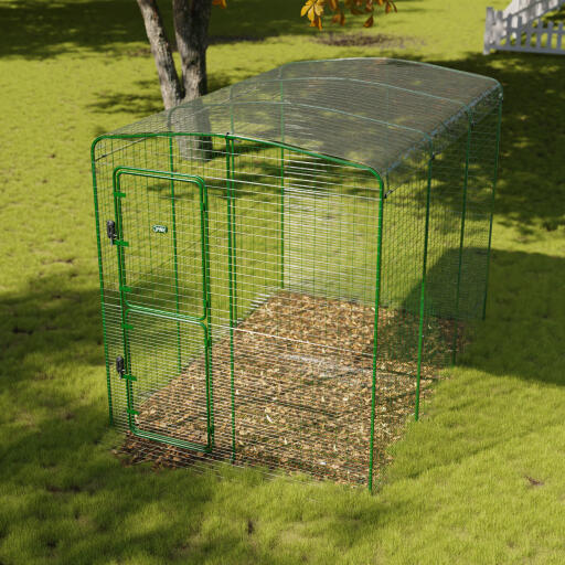 Clear cover on pet run in garden